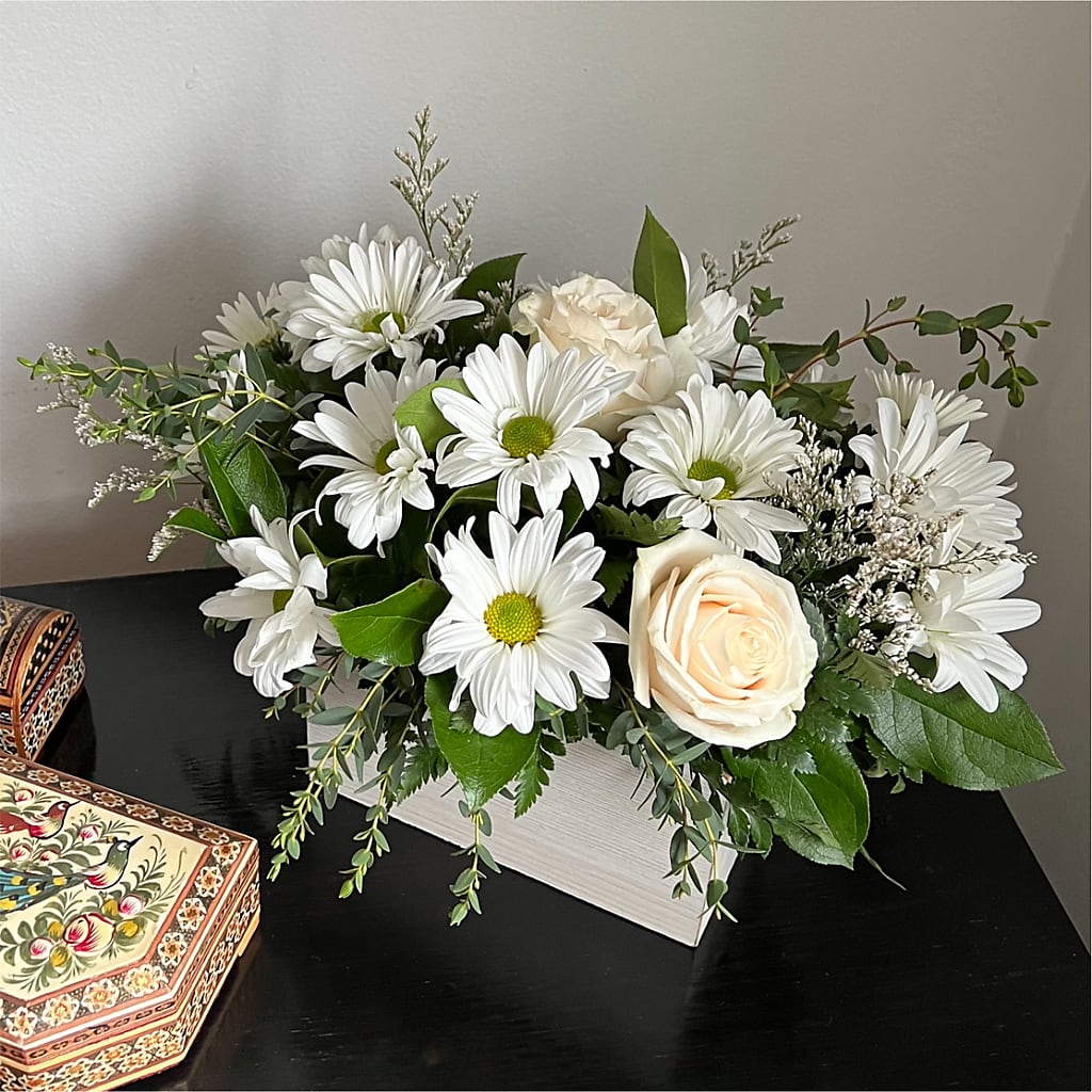 Fresh Linen Box Bouquet – Emotional Bonding, Niles IL