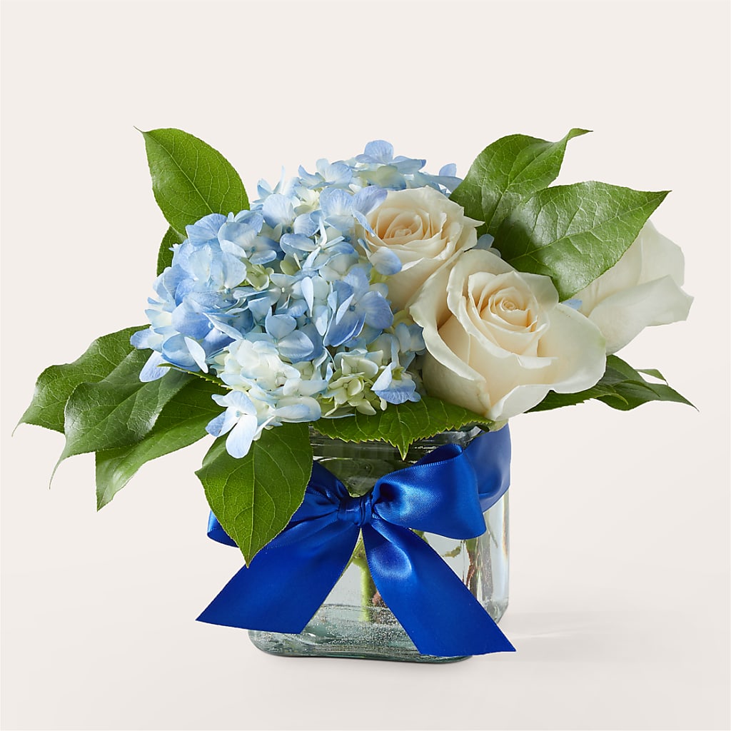 Sky Blue Delight Bouquet – Emotional Bonding, Niles IL
