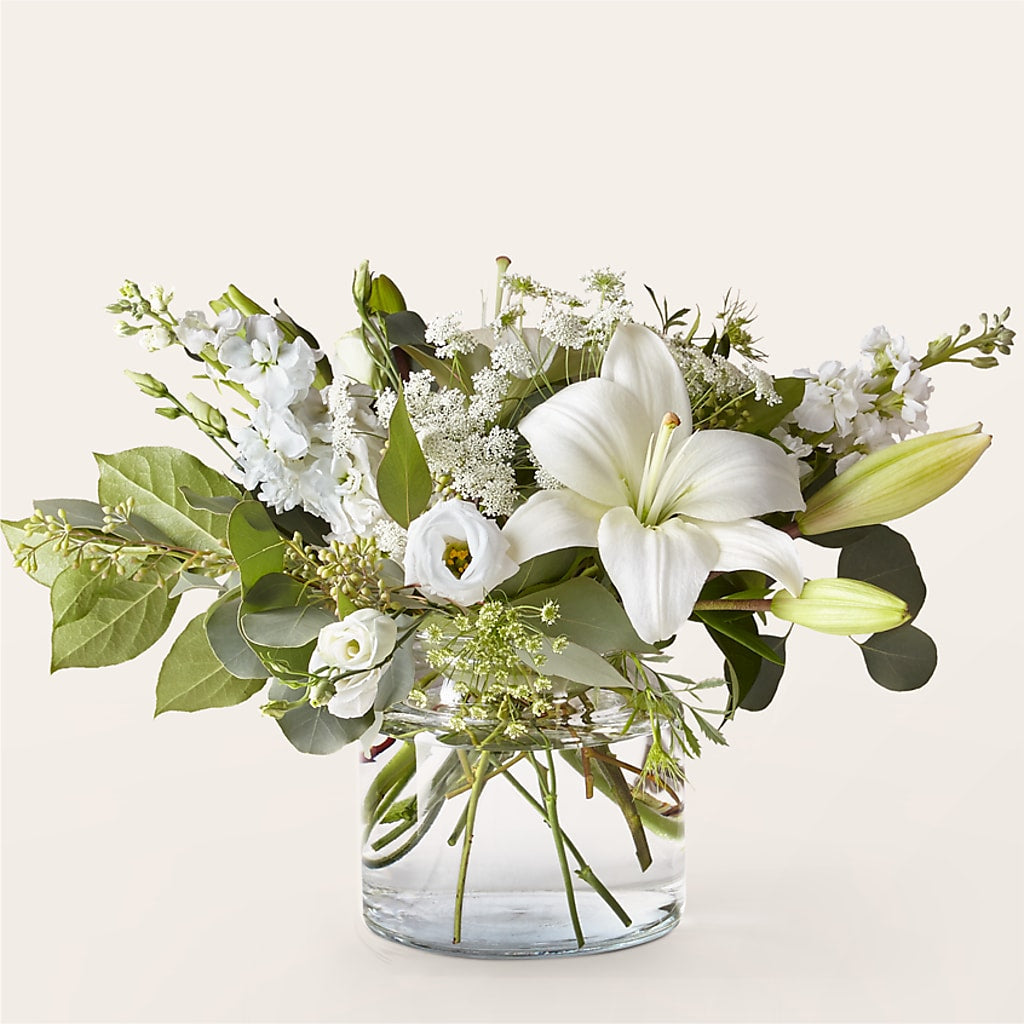 Alluring Elegance Bouquet – Emotional Bonding, Niles IL