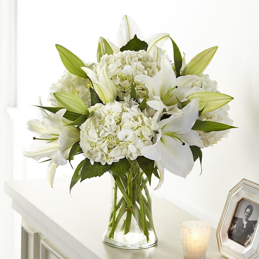 Compassionate Lily Bouquet – Emotional Bonding, Niles IL