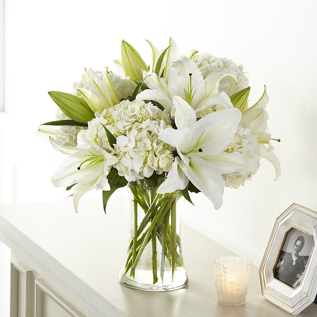 Compassionate Lily Bouquet – Emotional Bonding, Niles IL