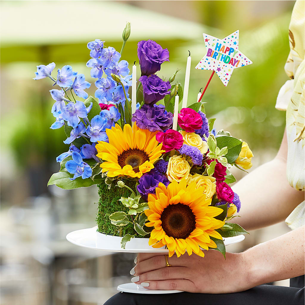 Star of the Day Floral Cake – Emotional Bonding, Niles IL
