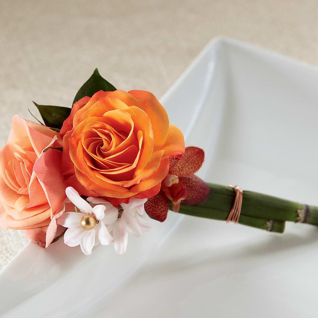 Sunset Dream Boutonniere – Emotional Bonding, Niles IL