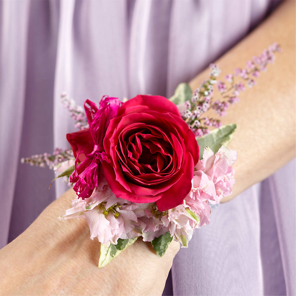 Rose Charm Corsage – Emotional Bonding, Niles IL