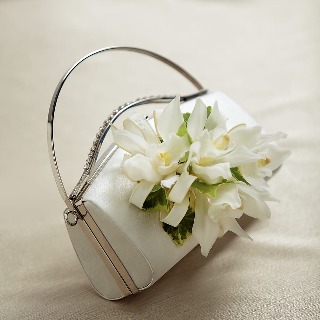 White Purse Decor – Emotional Bonding, Niles IL