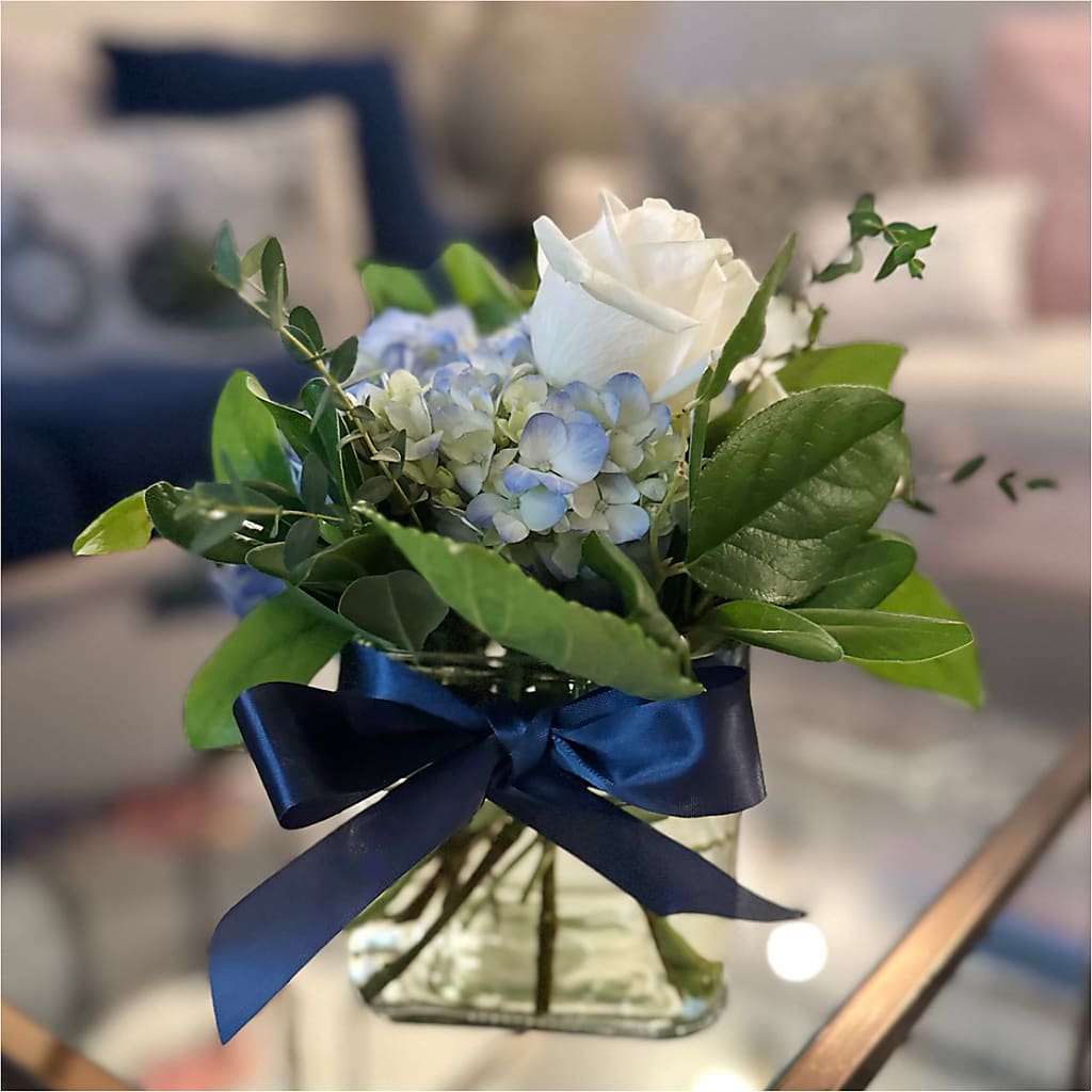 Sky Blue Delight Bouquet –  Emotional Bonding, Niles IL